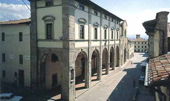 sansepolcro-palazzo-delle-laudi-scorcio
