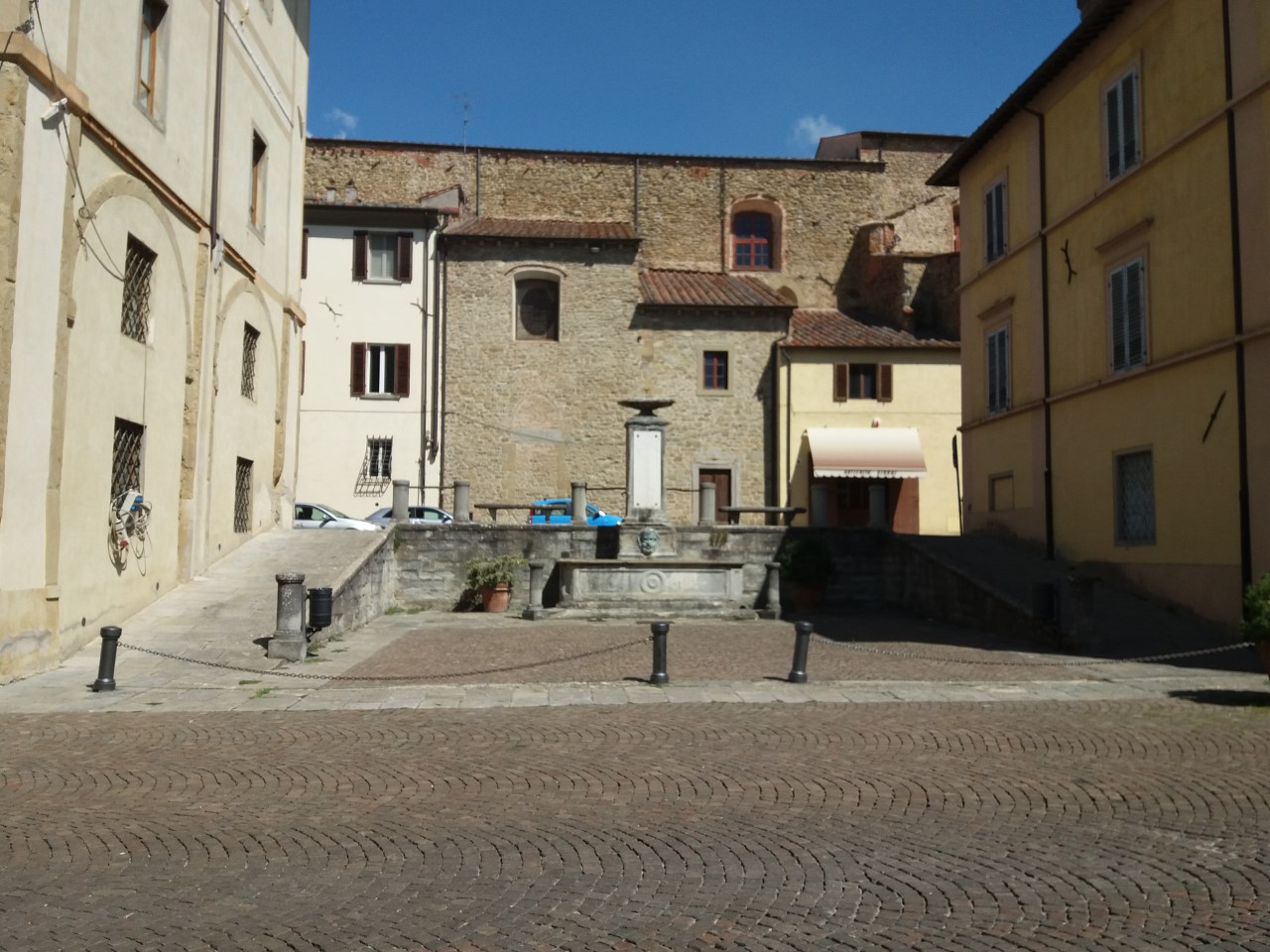 fontana piazza garibaldi