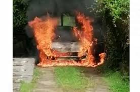 sansepolcro auto in fiamme