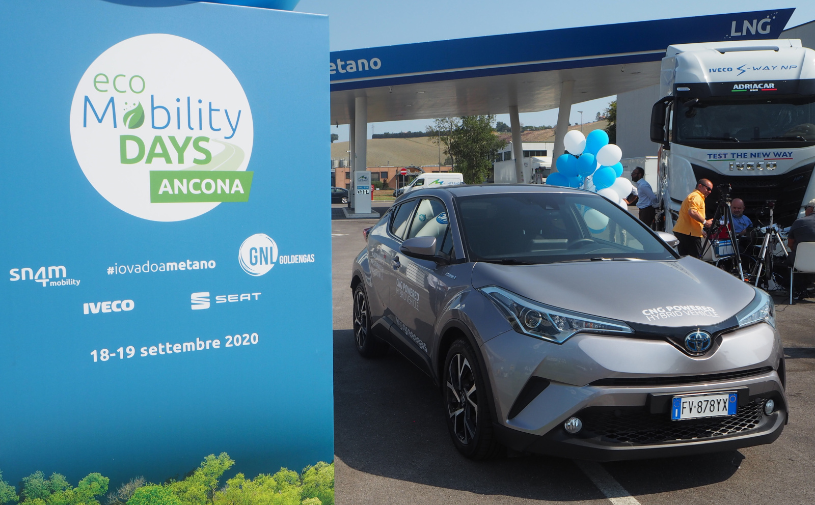 Toyota C-HR ibrida a metano