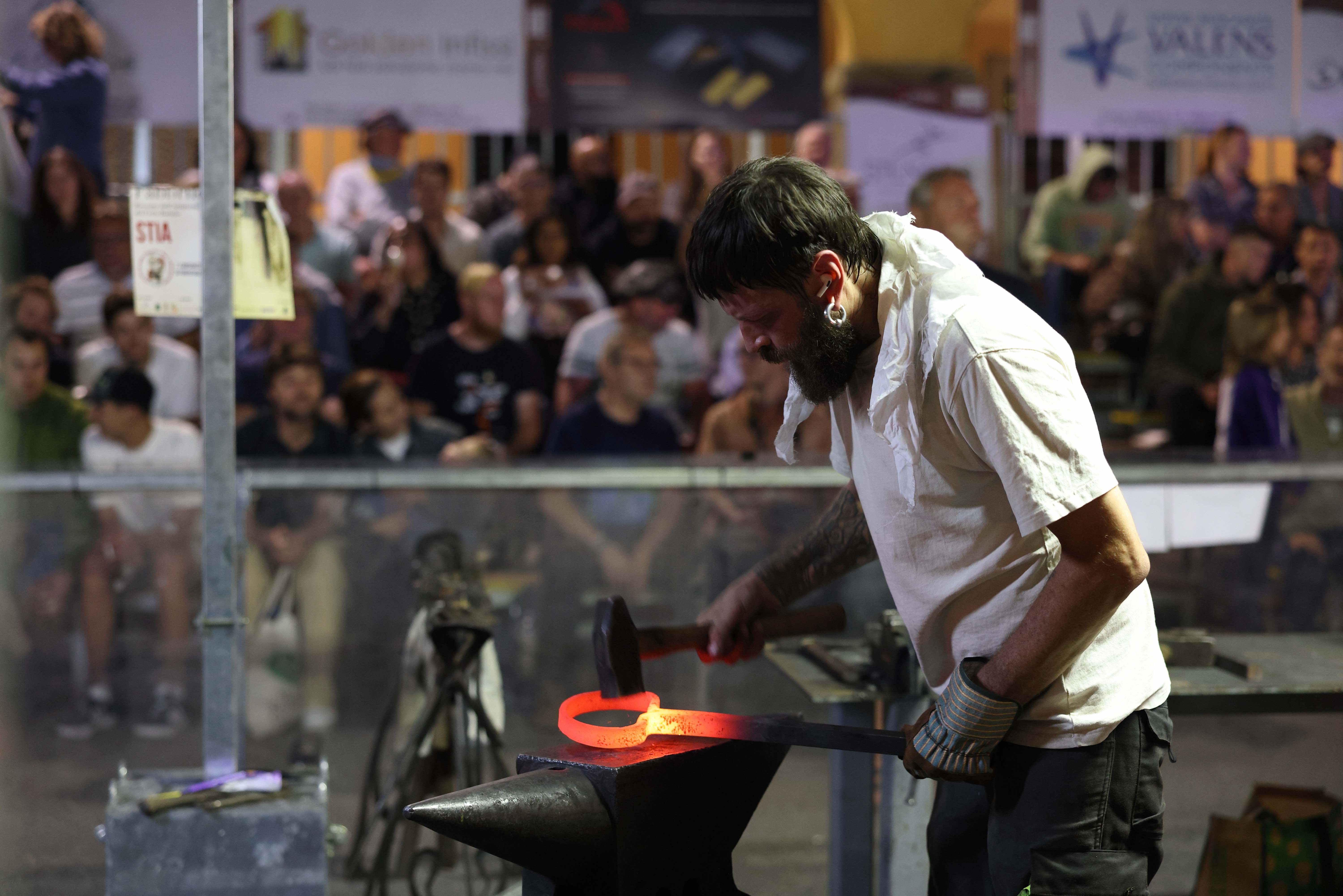 biennale arte fabbrile stia fabbro ph. Jun Ishikura