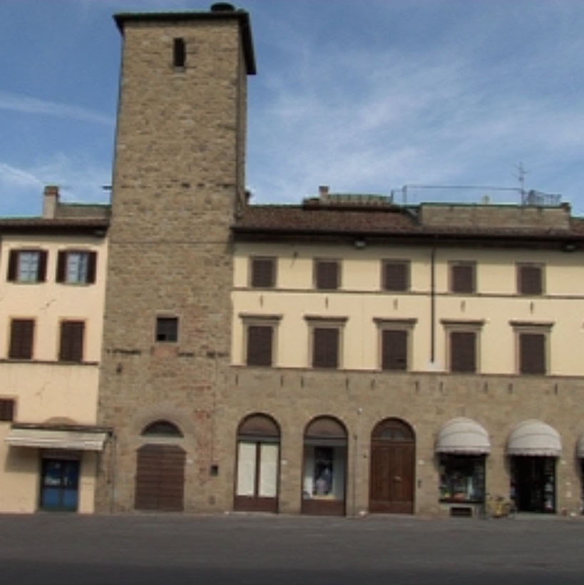 sansepolcro- piazza torre di berta palazzo inghirami sponsor sbandieratori sansepolcro
