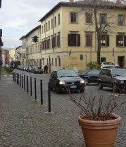 sansepolcro via aggiunti totem panchine