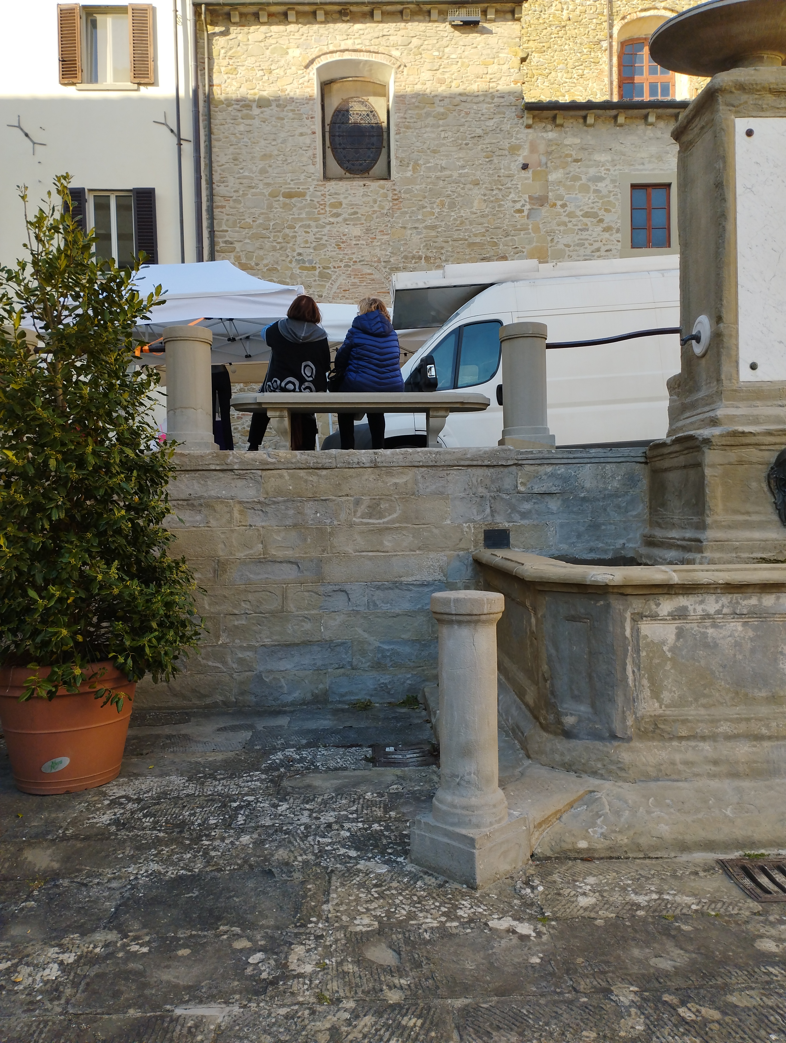 sansepolcro fontana piazza garibaldi carenza sicurezza
