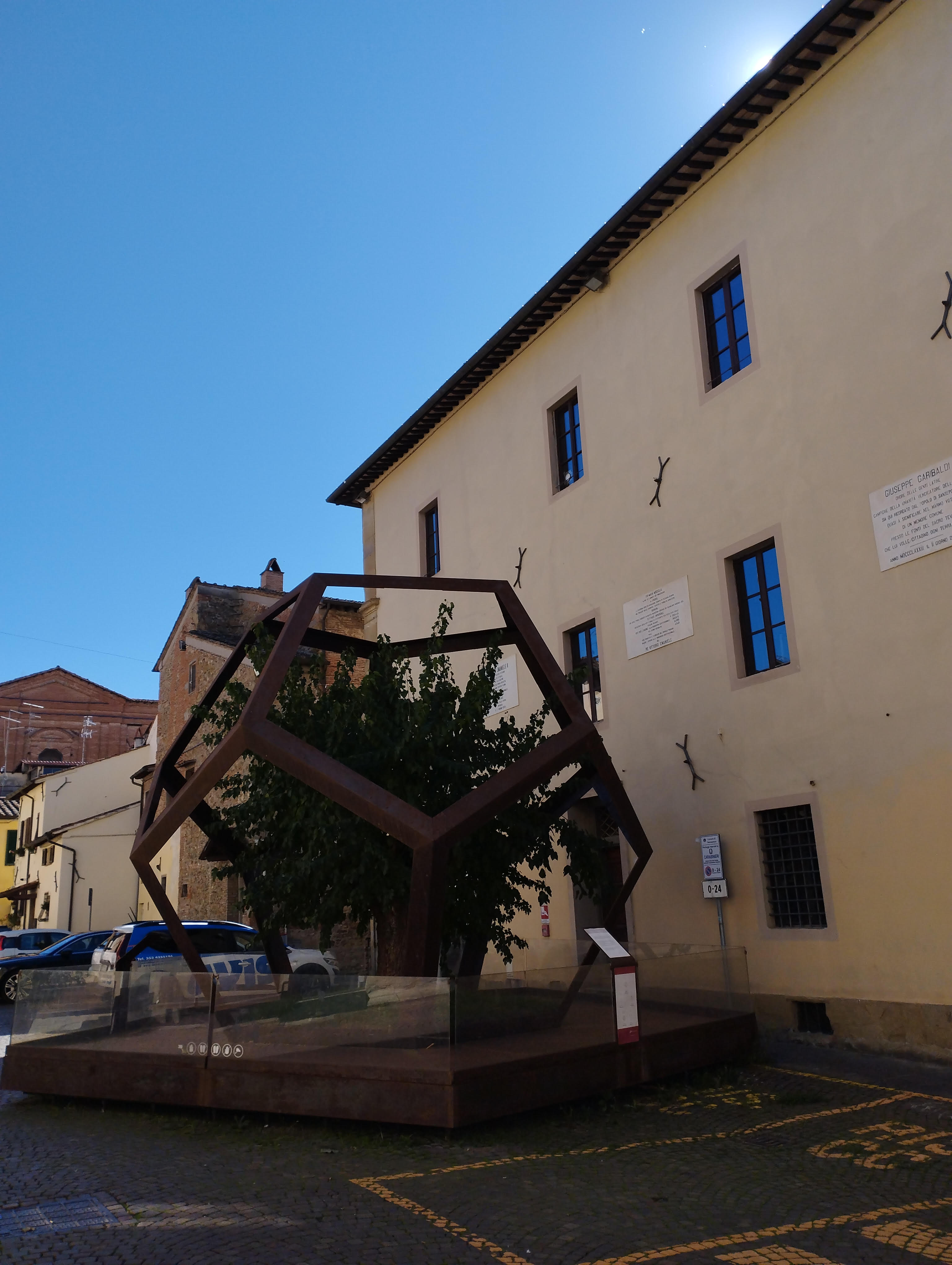 sansepolcro piazza garibaldi dodecaedro