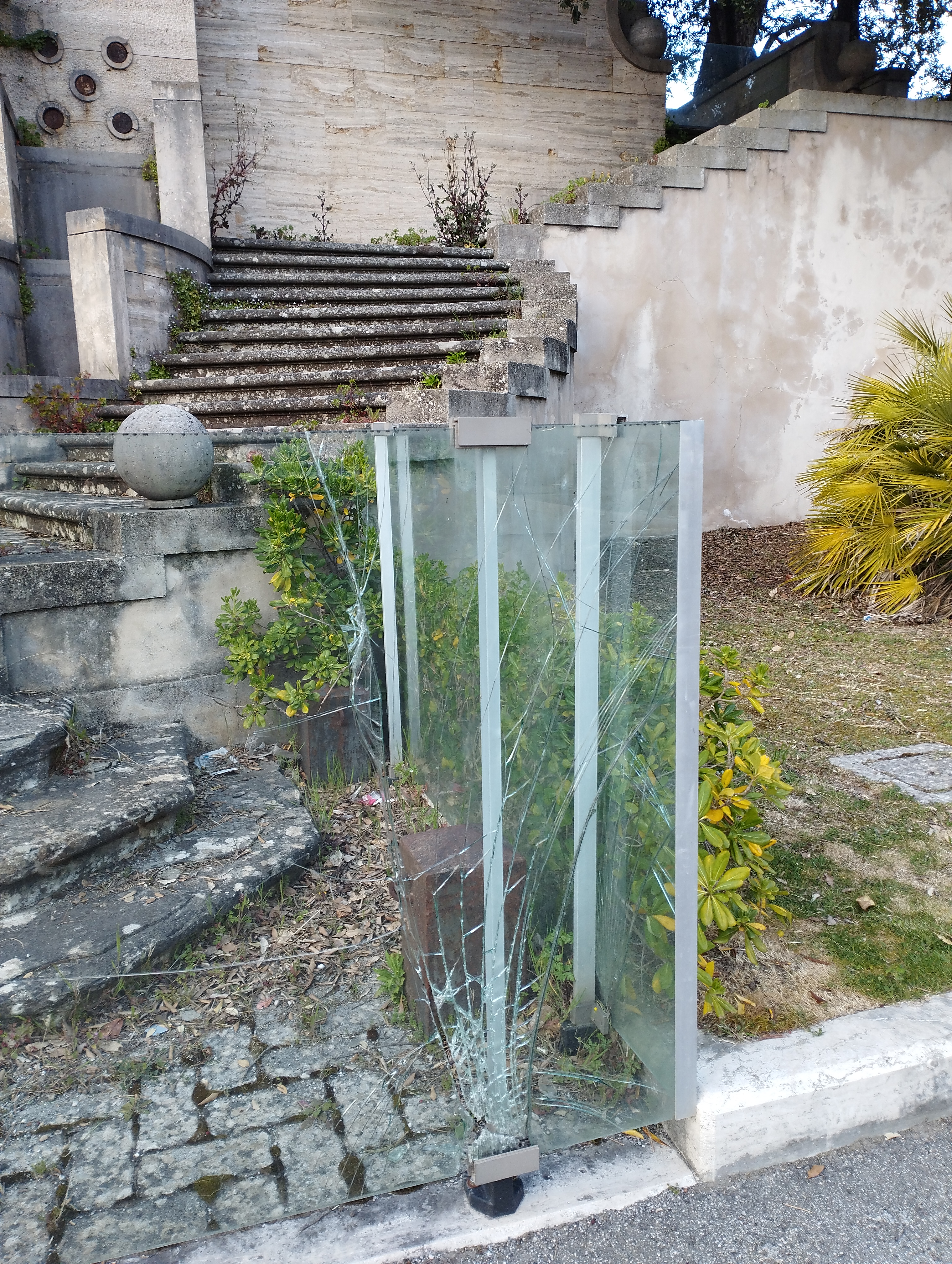 sansepolcro complesso monumentale giovanni buitoni barriera vetro rotta